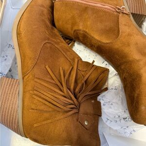 Indigo Fringe Suede Ankle Boots - Tan